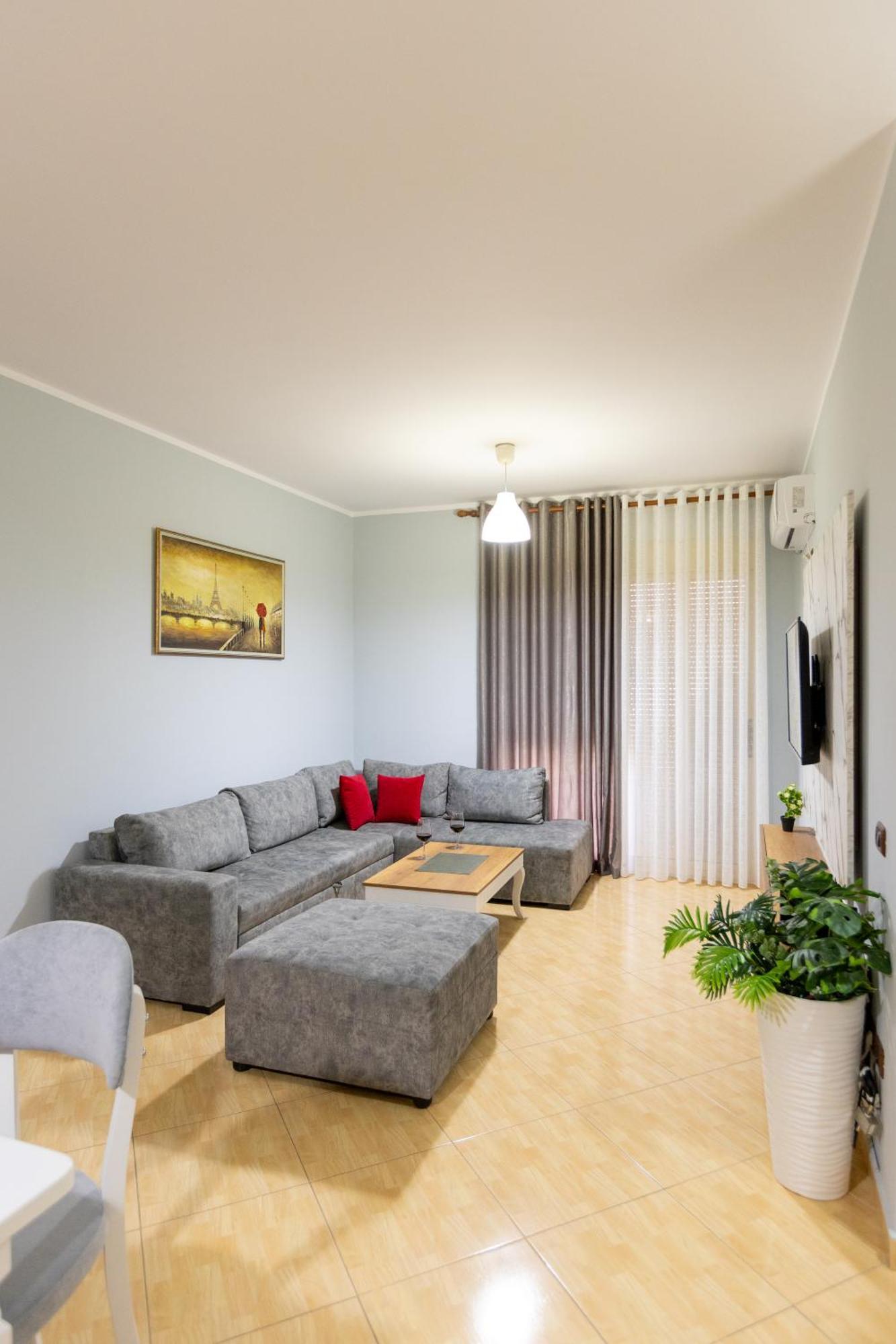 Da Vinci Apartment Vlore Bagian luar foto