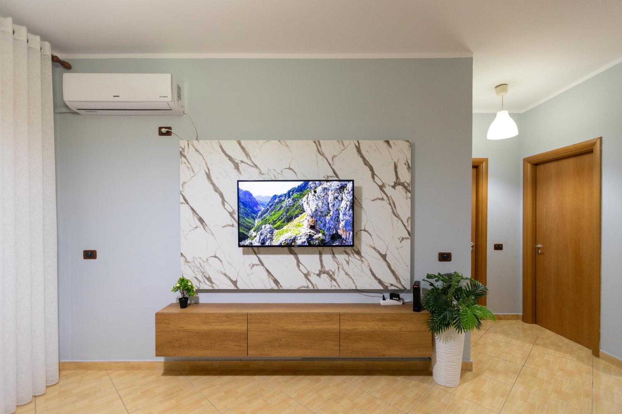 Da Vinci Apartment Vlore Bagian luar foto