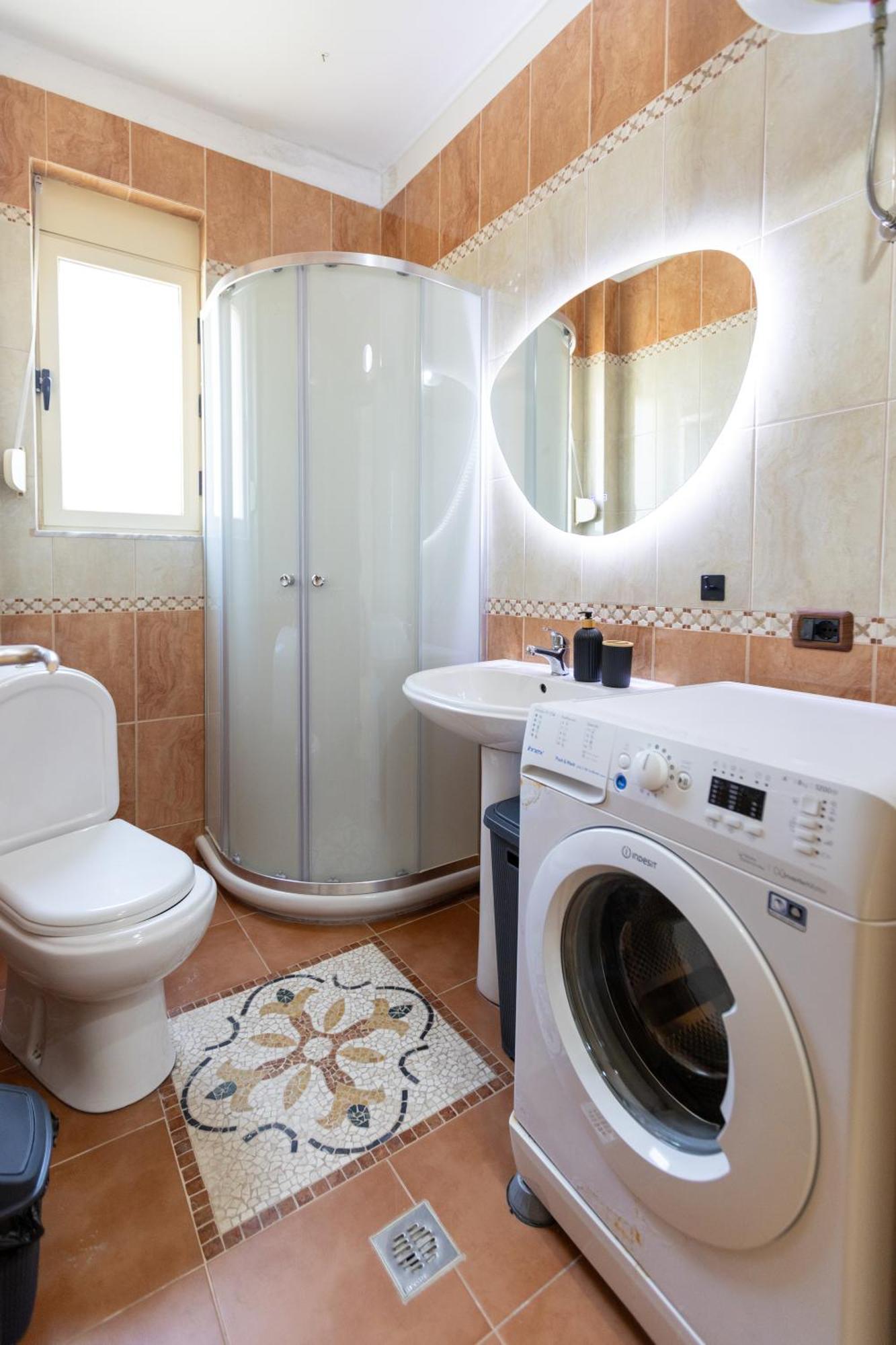 Da Vinci Apartment Vlore Bagian luar foto