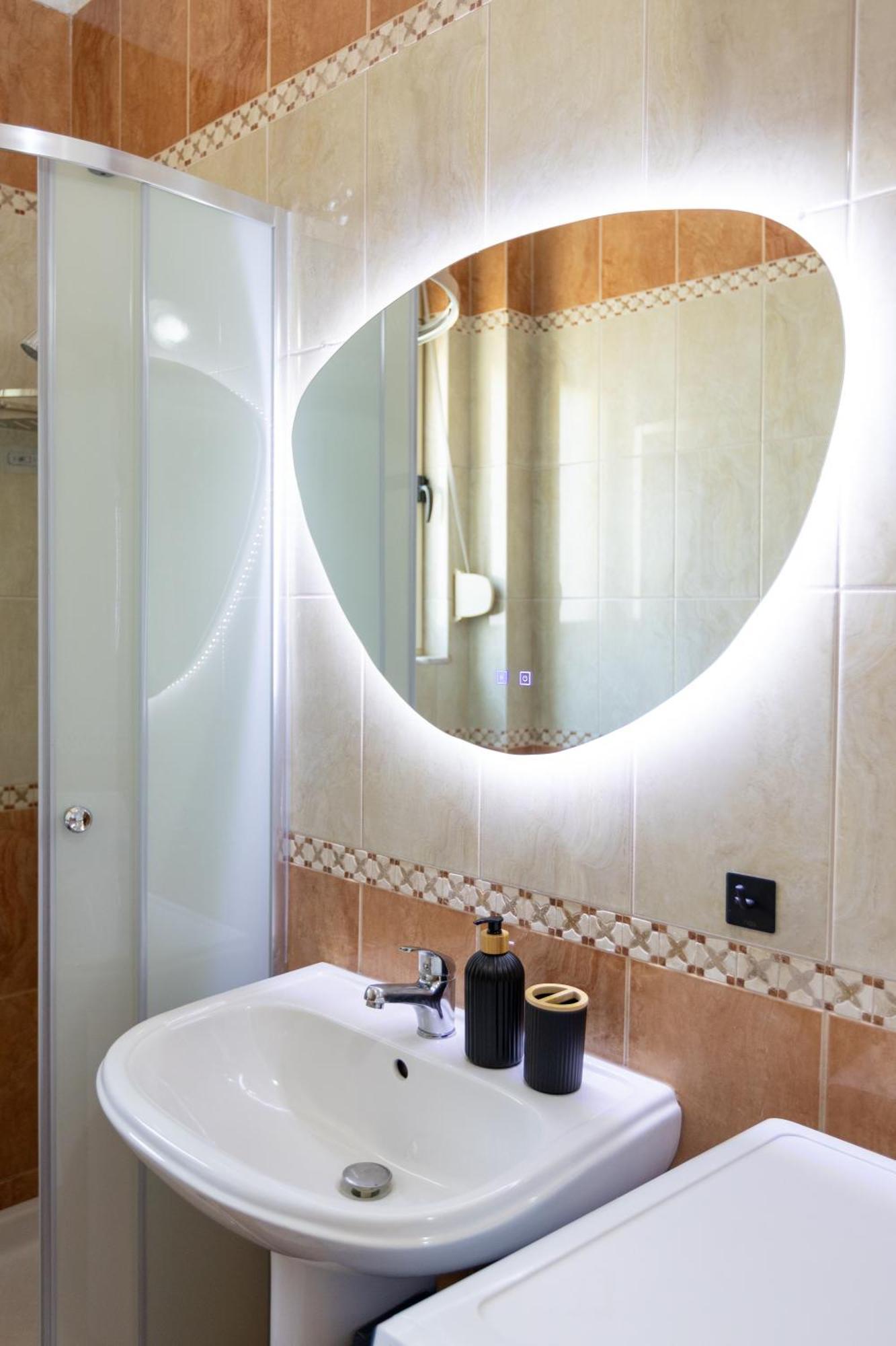 Da Vinci Apartment Vlore Bagian luar foto