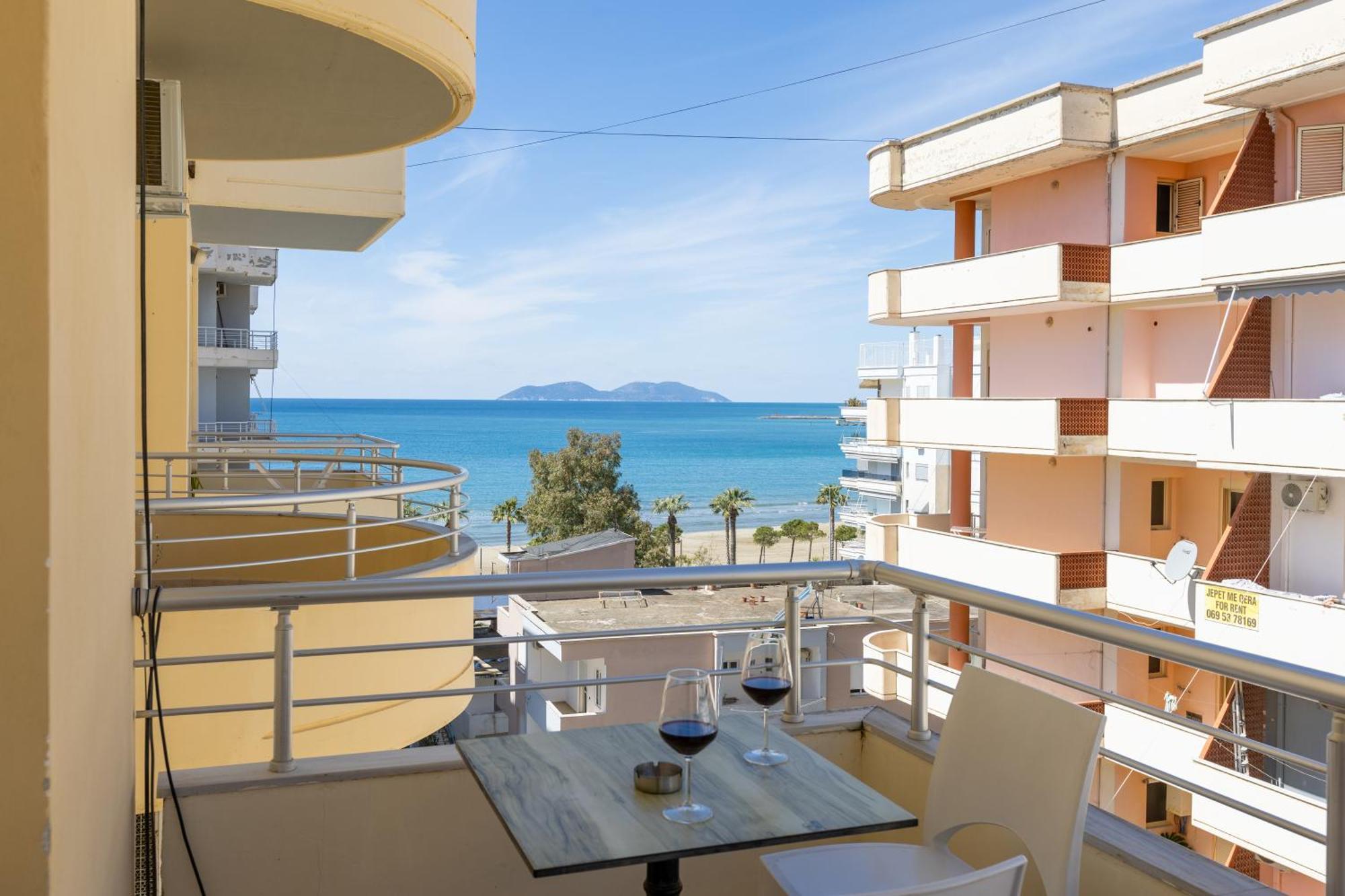 Da Vinci Apartment Vlore Bagian luar foto