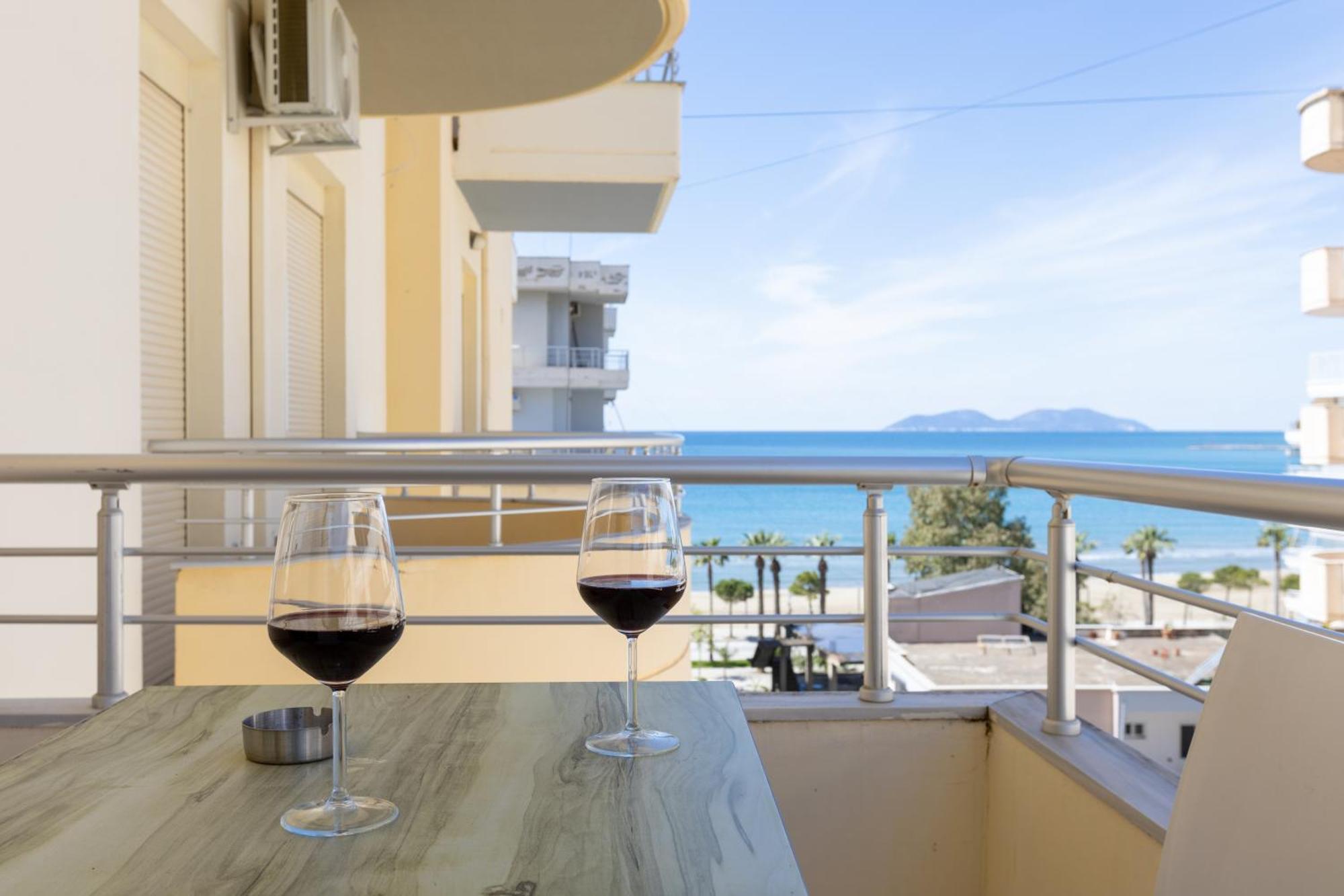 Da Vinci Apartment Vlore Bagian luar foto