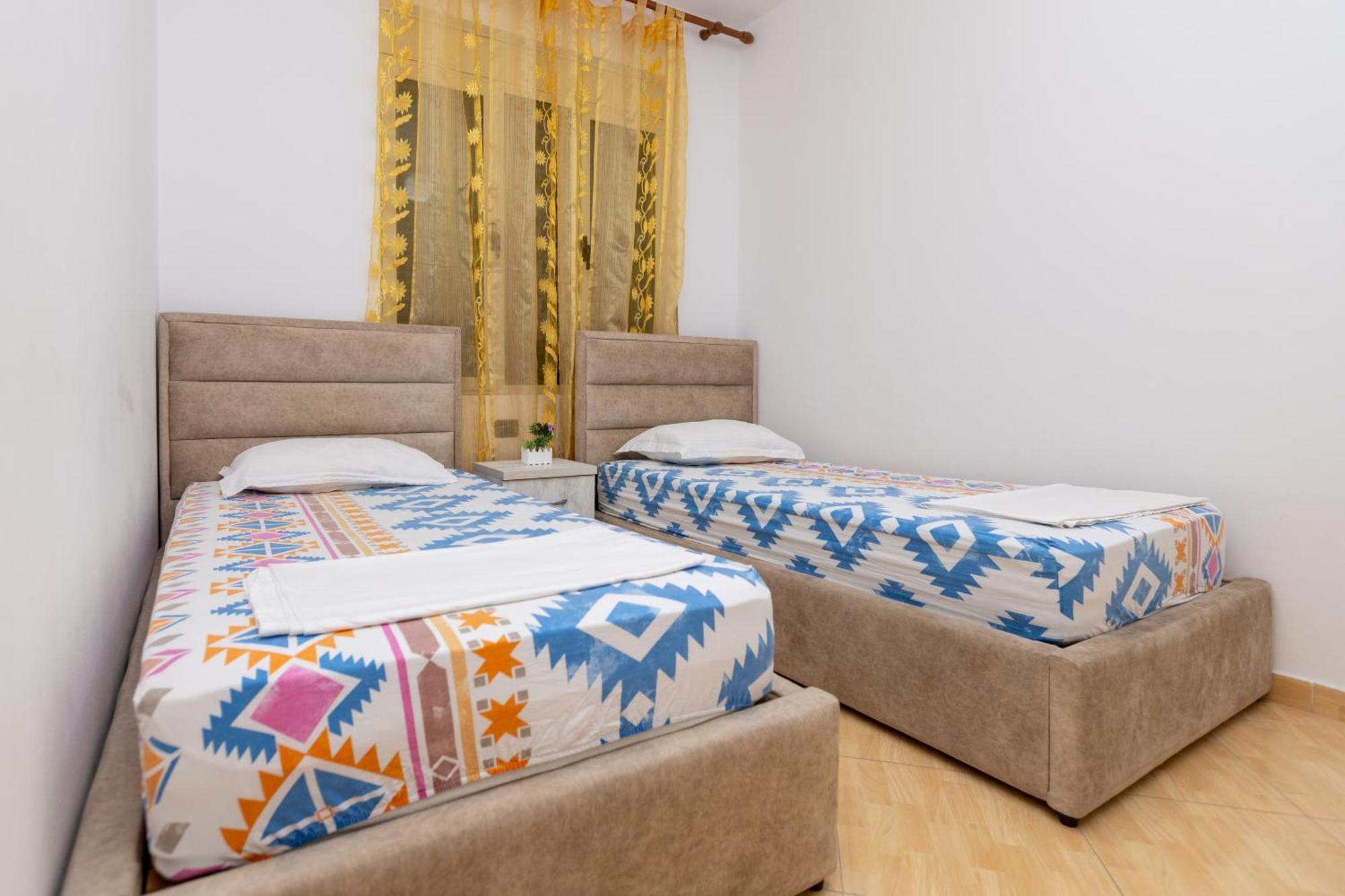 Da Vinci Apartment Vlore Bagian luar foto